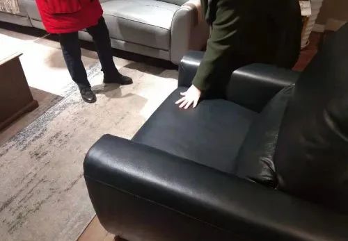 DƬ